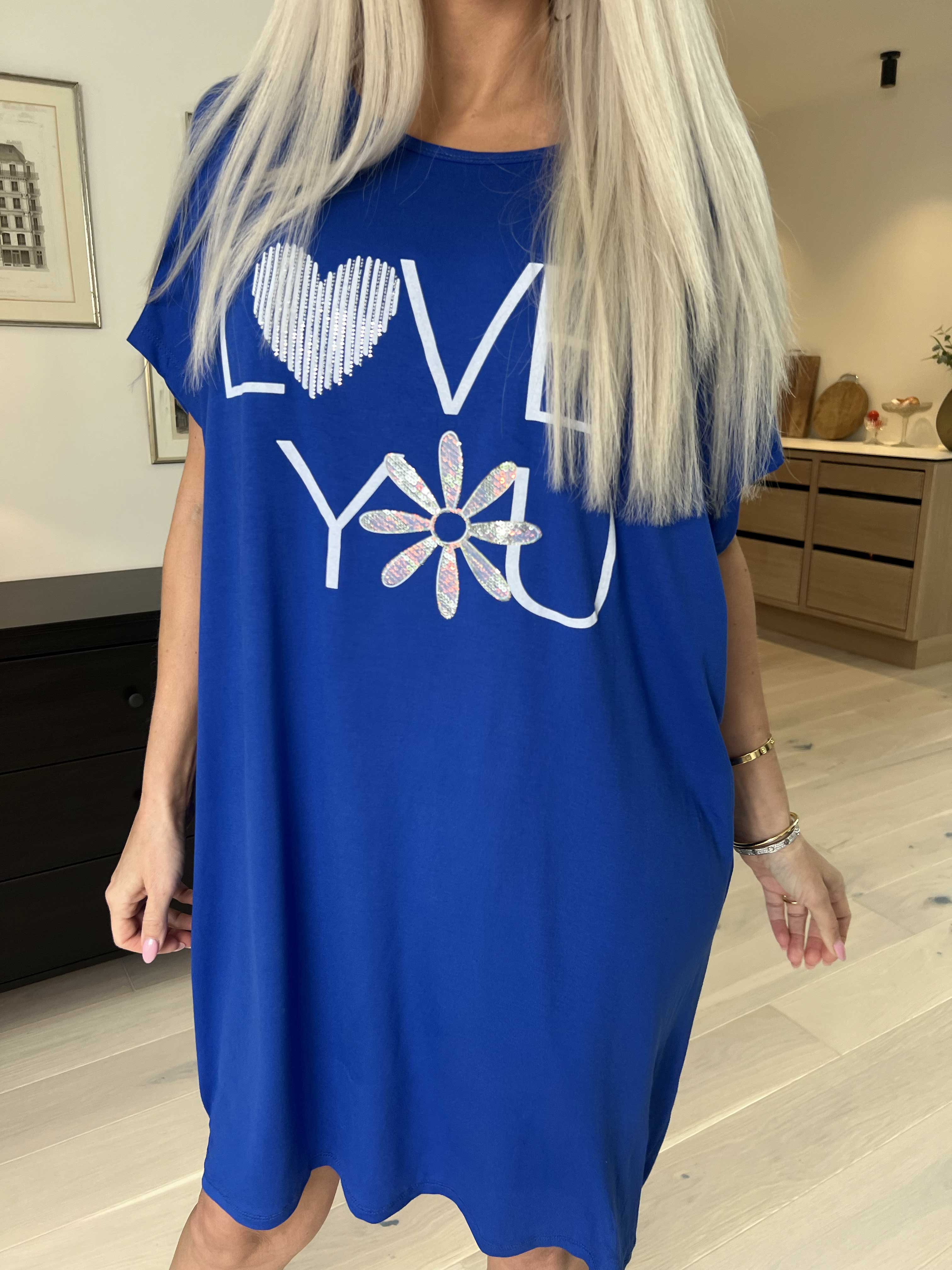 Edina - T-shirtklänning med tryck i viskosblandning